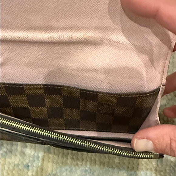 Louis Vuitton Damier Ebene Emilie Wallet - Picture 3 of 3